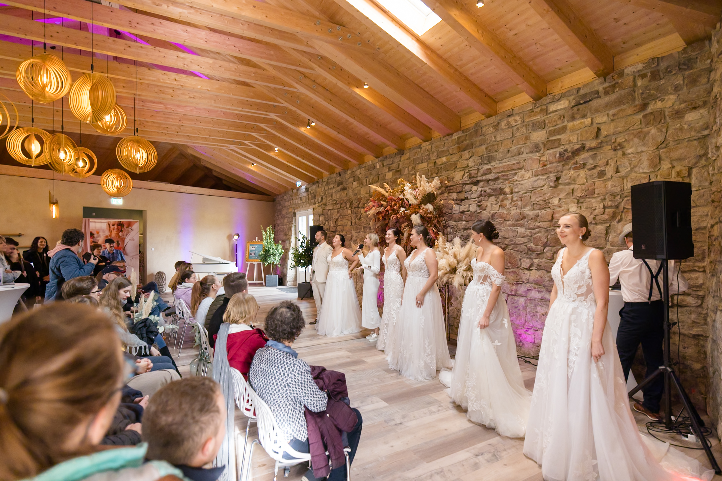 Inspiration Day Schloss von Hammerstein, LinaSposa, Brautkleid, Schaumburg Hochzeitskleid,Inspiration Day auf Schloss von Hammerstein - Hochzeitsmesse Schaumburg mal anders Hochzeitshelden