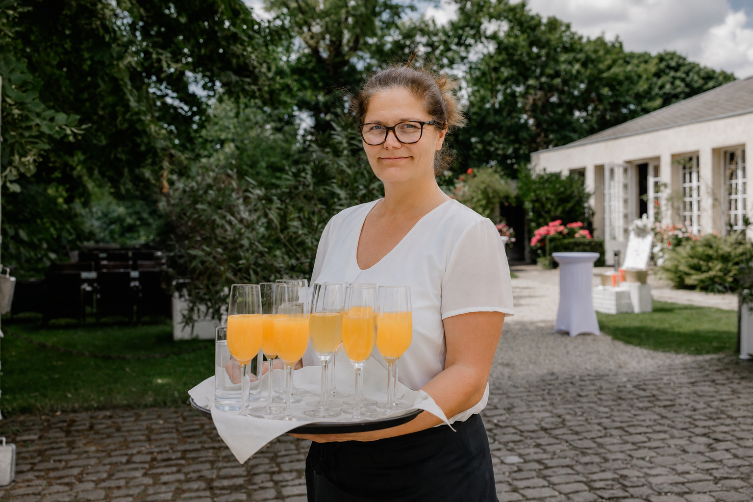 Diana Frohmüller, Schloss von Hammerstein Location, Buffet Hochzeitsessen Catering Rathausterasse Garbsen, Wedding Day Managerin Janina Hochzeiten