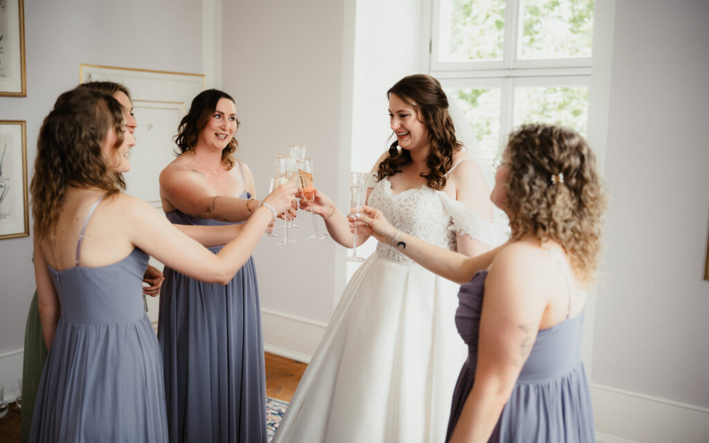 Fotograf Daniel Kozitzkif, Schloss von Hammerstein, Hochzeitsplanung, Getting Ready